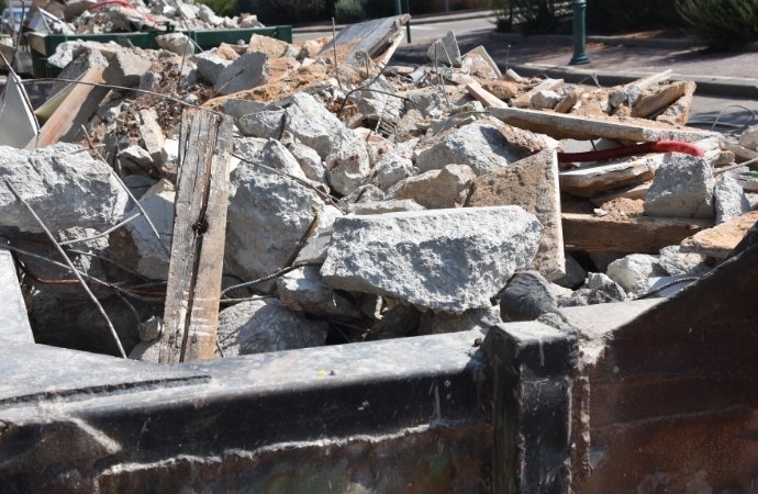 concrete and metal bars debris