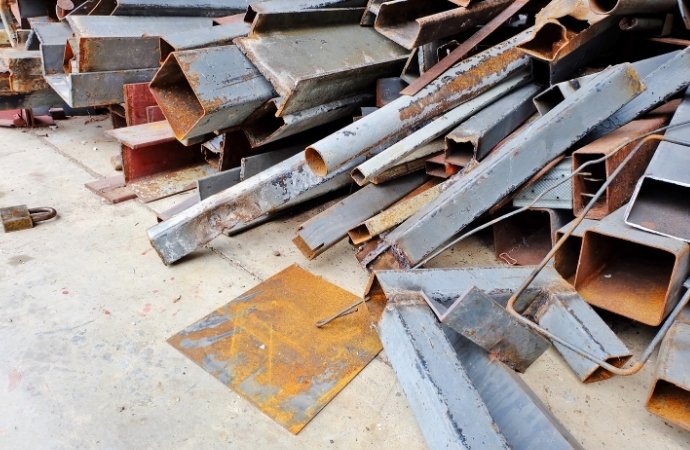 different steel bars and sheets to be thrown