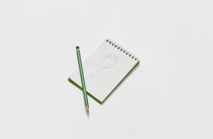 question-mark-written-in-a-notepad